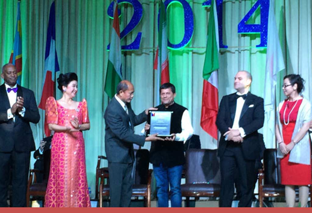 Samanta Receives 2014 Gusi Peace Prize