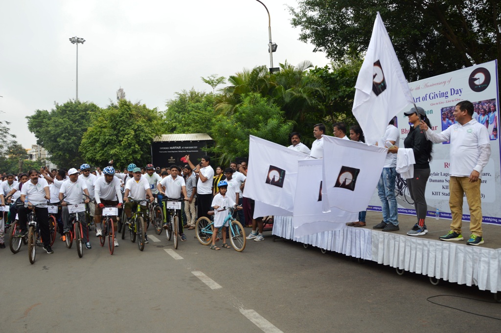 International Art of Giving Day Celebrated
